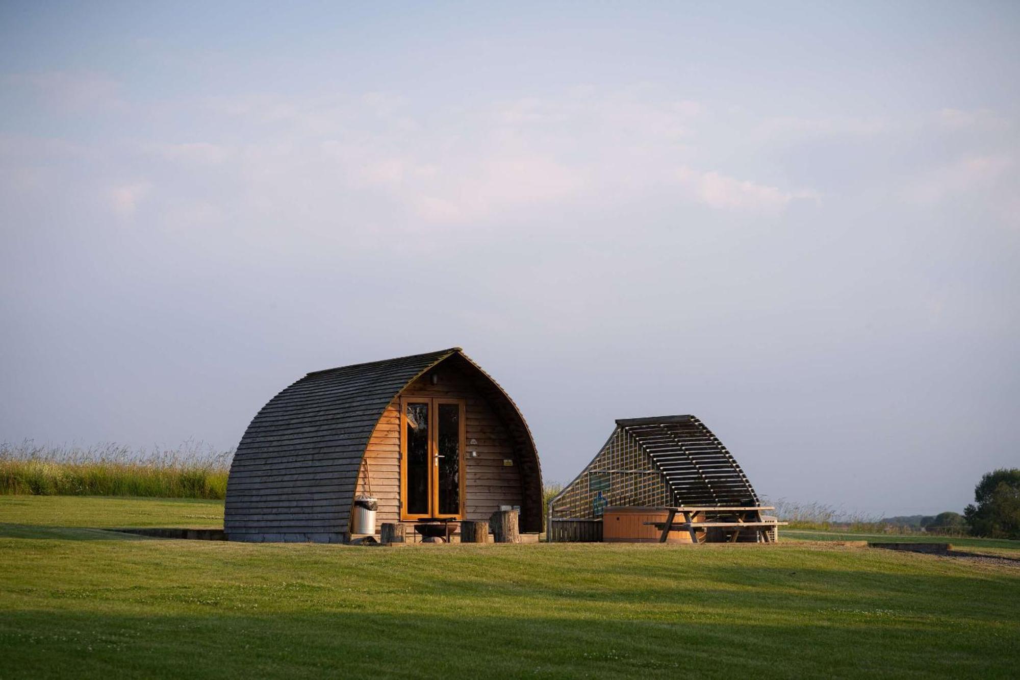 Sedgewell Barn By Wigwam Holidays Нортхаллертон Номер фото